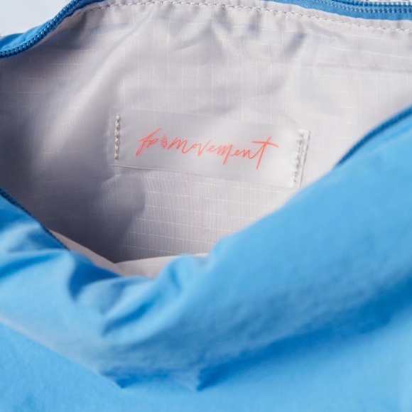 Free People Movement Bulls Eye Sling Bag In Denim Blue NWT - Picture 4 of 4